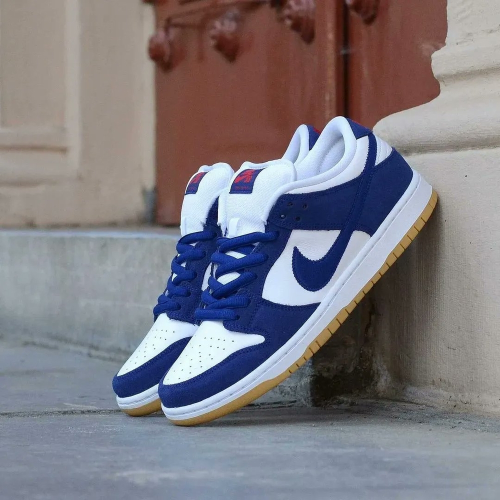 Nike Blue and White Sneakers Low-Top Classic